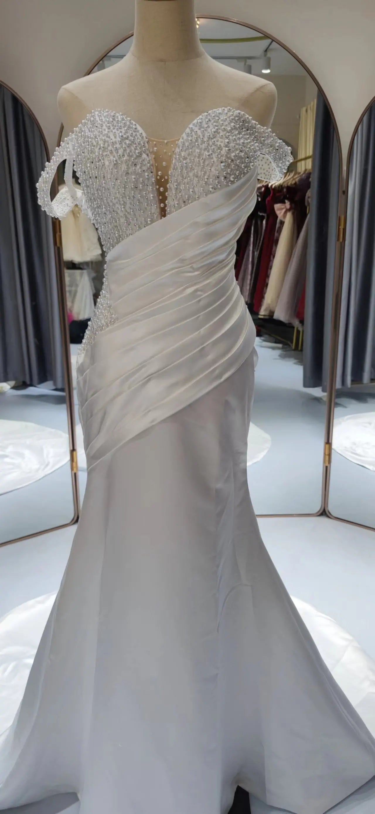 Boutique HOT SALE Bride Elegant High-End Satin Heavy Beaded One-Shoulder Fishtail Trailing Wedding Dress Built-In Bra Chapel Train Wedding Evening Prom Party Bridal Luxury Formal Gown