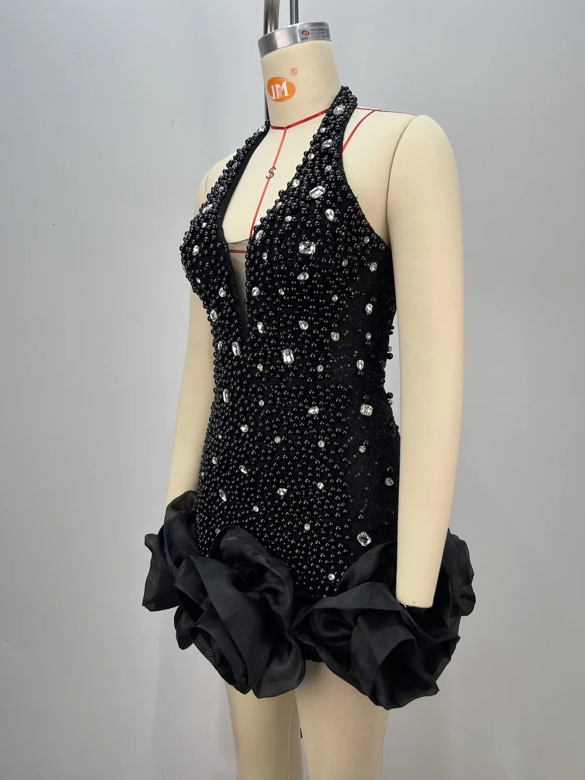 Black/White Color New Fashion White Halter Neck Rhinestone Pearl Beaded Wedding Guest Birthday Party Evening Dresses Women Banquet Dress Ladies Luxury Clothing Supplies