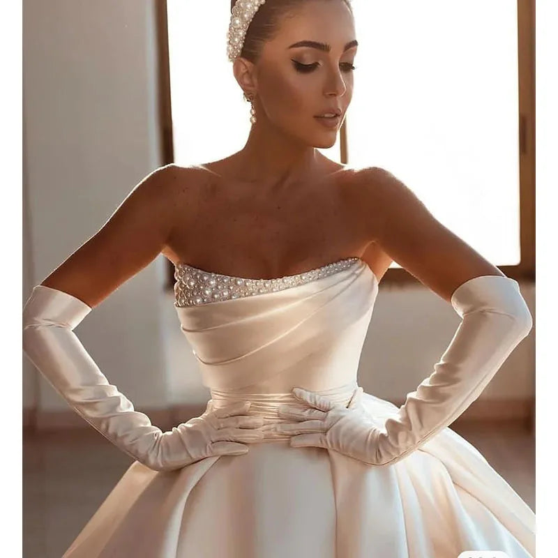 Boutique HOT SALE NEW White Color Luxury  Strapless Pearl Butterfly Tail Chapel Train Satin Gown Wedding Dress Evening Wedding Prom Party Bridal Formal Gown Women Luxury Apparel Supplies