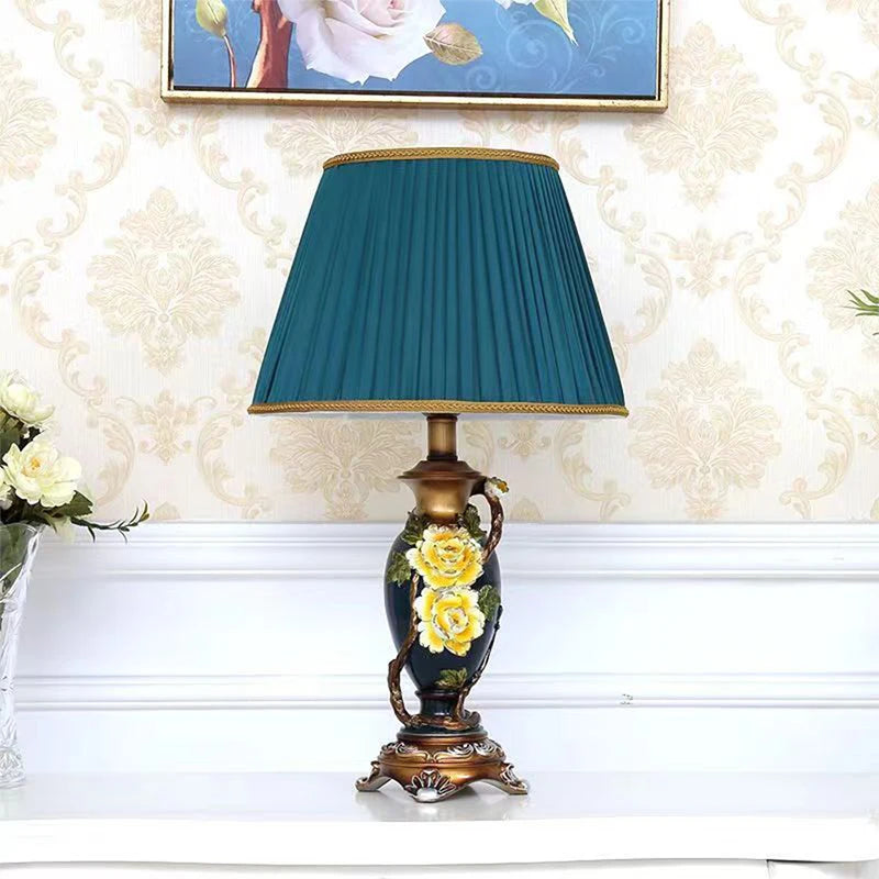Green/Brown Color Home Villa Bedroom Bedside Living Room Luxury Lampshade European Table Lamp Luxurious Living Room Bedroom Study Villa Hotels LED Retro Creativity Bedside Desk Light.
