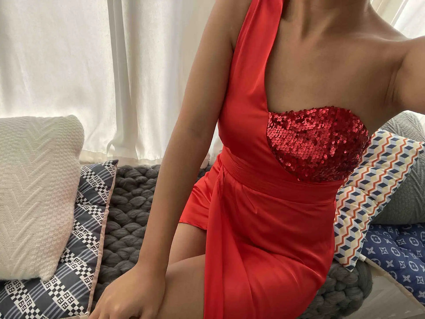 Boutique HOT SALE High -Quality Hot -Selling After Wedding Bridal Party Sexy Temperament Deep V Long -Sleeved Sequins Elegant Long Gown Evening Dress Floor Length Ladies Sexy Apparel Supplies