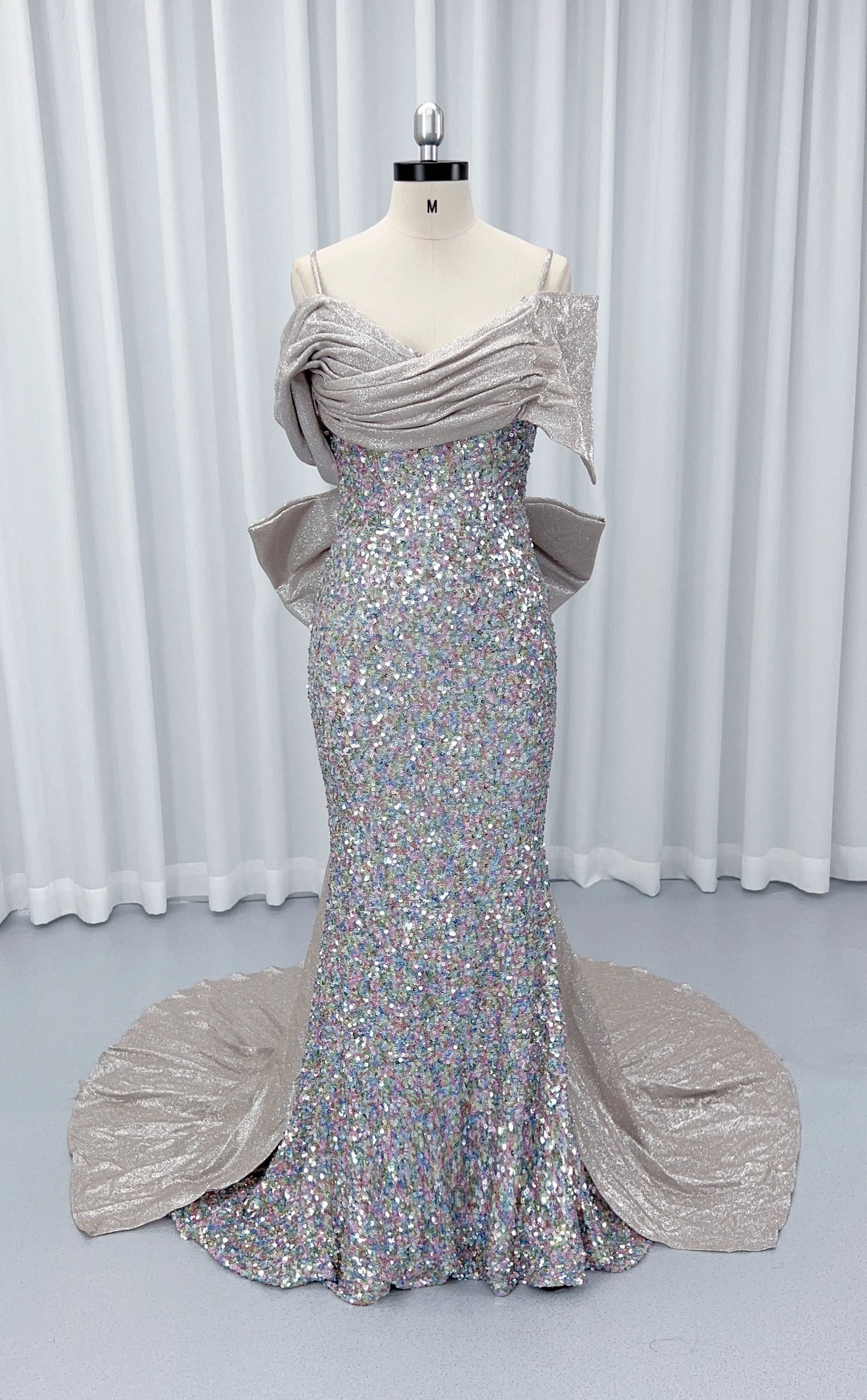 Just Arrived Top Luxury Women High-End Diamonds Rhinestones Crystal Beading Silver Maxi Dress Celebrities Red Carpet Business Dinner  Summer Evening Prom Party Dress Off Shoulder Lightweight Mermaid Gown Formal Apparel Suppli