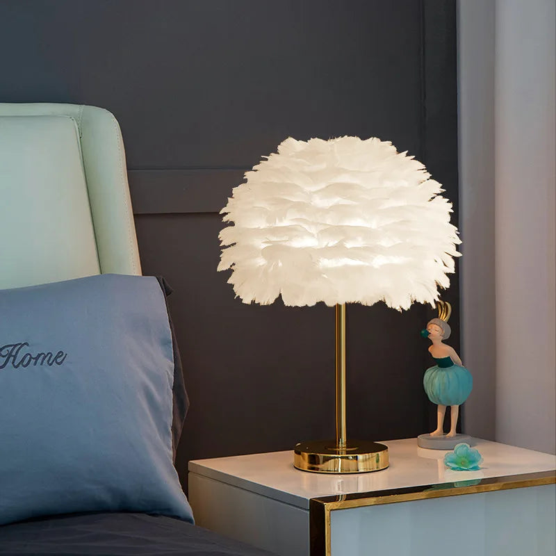 Pink/White Color Italian Modern Luxury Goose Feather Crystal Table Lamp Study Living Bedroom Decoration Lampshade Desk Lamp Bedside Eye Protection Reading Light