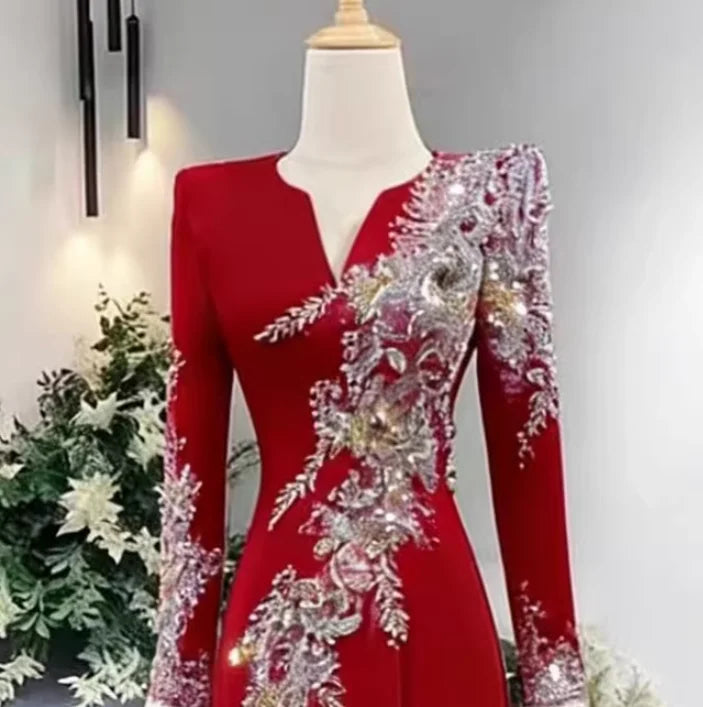 Mother of Bride Hot Selling Red/Purple Color V-Neck Long Sleeves Luxury Dress Beaded Lace Applique Mermaid Evening Party Gown with Sweep Train Ladies Formal Apparel Clothing Supplies