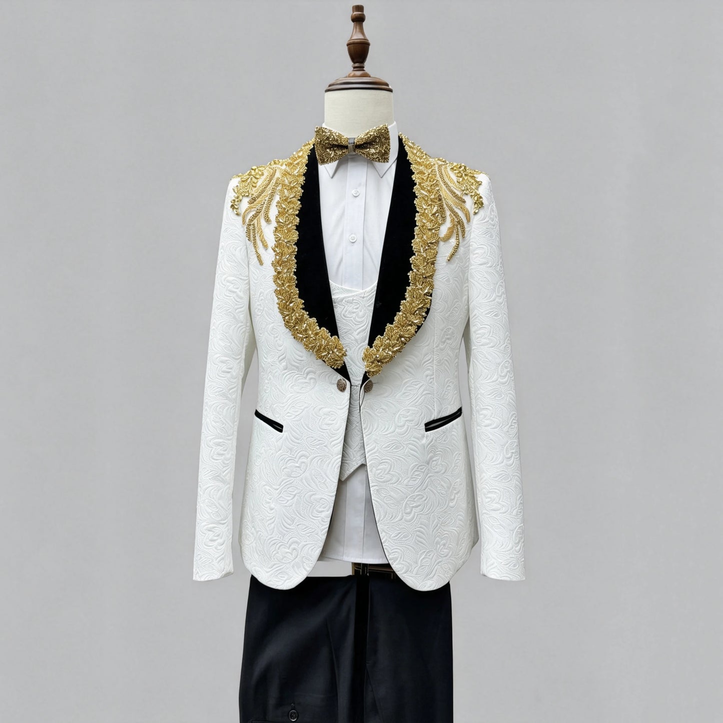 Boutique Gala HOT SALE Handmade White Italian Single Breasted Pleated Groom Tuxedo Gold Beading Slim Fit Breathable Men's Wedding Suit Cs-3XL Plus Size Men's Luxury Apparel Supplies
