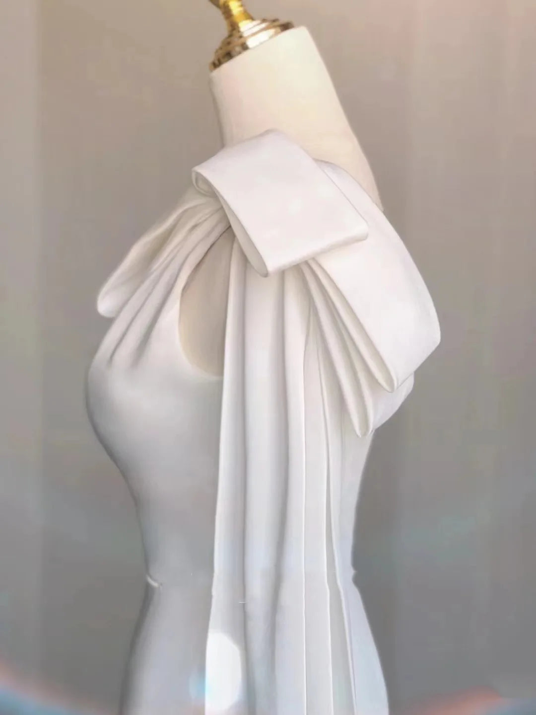 Boutique Gala HOT SALE Customizable Plus Size New Style Slimming One Shoulder French Satin Mermaid Wedding Dress Crystal White Bow Bridal Wedding Evening Party Gown Women Luxury Apparel Supplies