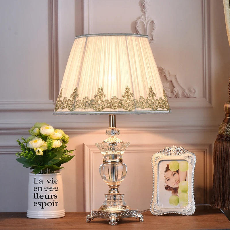 NEW Wedding LED Luxury Crystal Contemporary Decorative Light Home Villa Bedside Bedroom Living Room Luxury Lampshade Hotel Natural Crystal Table Lamps