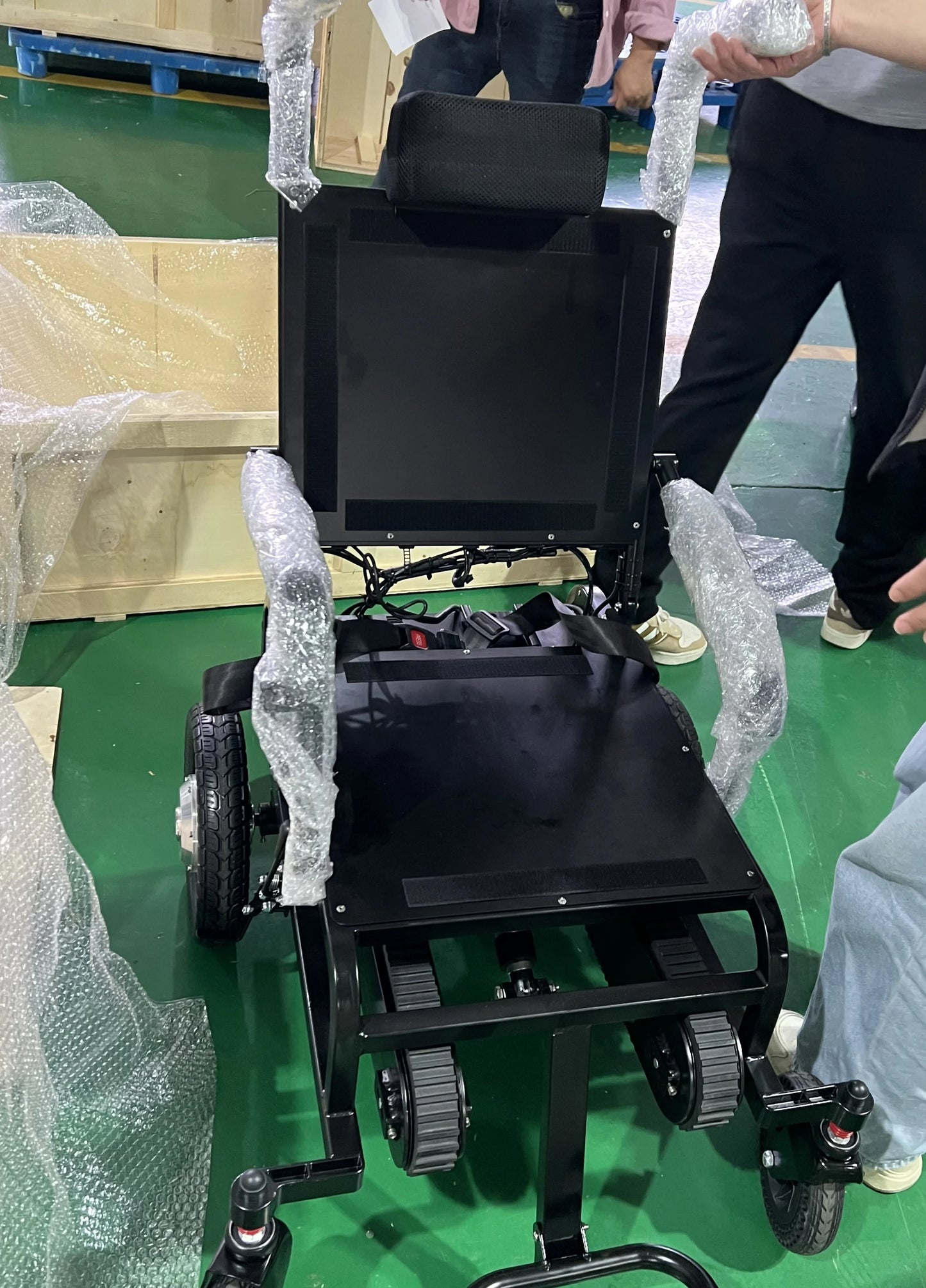 NEW Arrivals OEM/ODM 240 kg Load Capacity 9.8kg Light Electric Stair Climbing Wheelchair Power Stair Climbers for Home Outdoor Care Disabled People Mobility Supplies