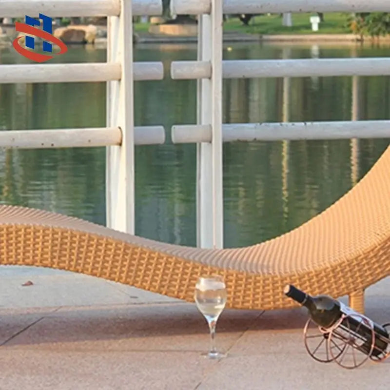 NEW Modern Design Rattan Villa Swimming Pool Beach Hotels Durable Eco-Friendly UV Resistant Weather Resistant Outdoor Rattan Chair Pool Bed Sun Lounger All Weather Furniture Supplies