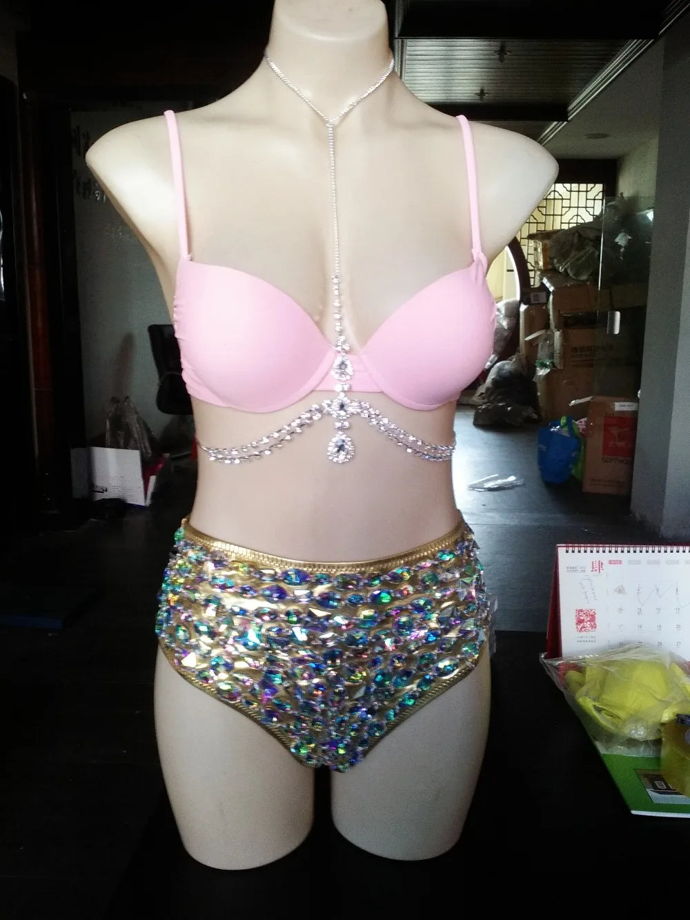 Hot Selling Open Hot Girl Push Up Bikini Bling Rhinestone Swimwear with Chains