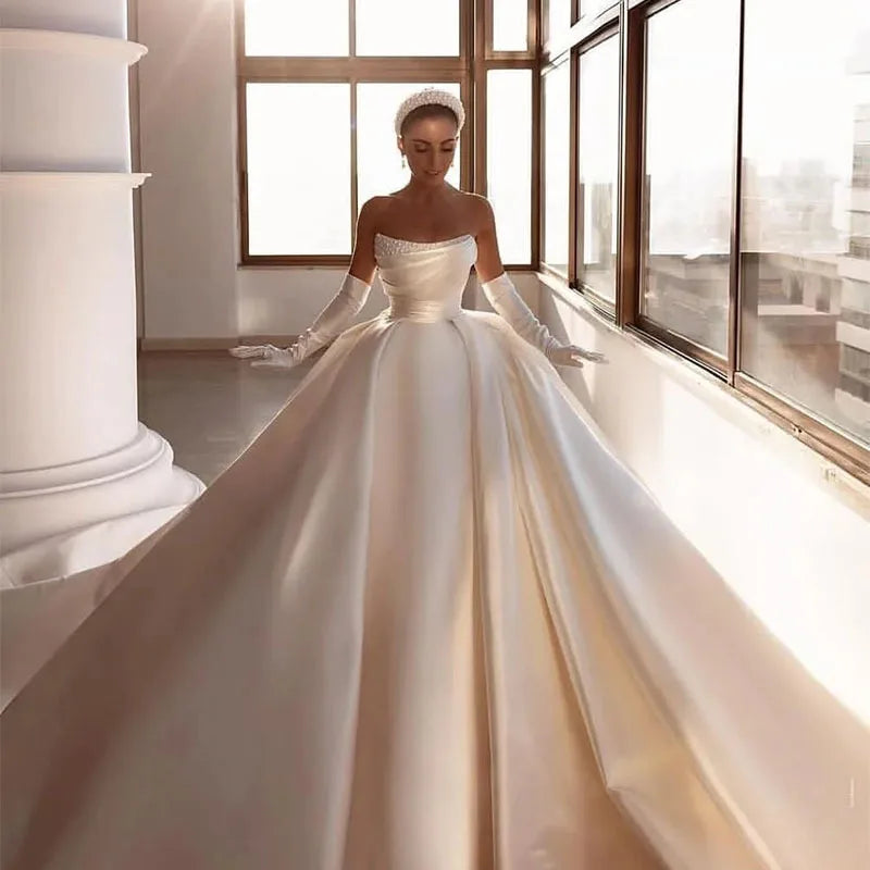 Boutique HOT SALE NEW White Color Luxury  Strapless Pearl Butterfly Tail Chapel Train Satin Gown Wedding Dress Evening Wedding Prom Party Bridal Formal Gown Women Luxury Apparel Supplies