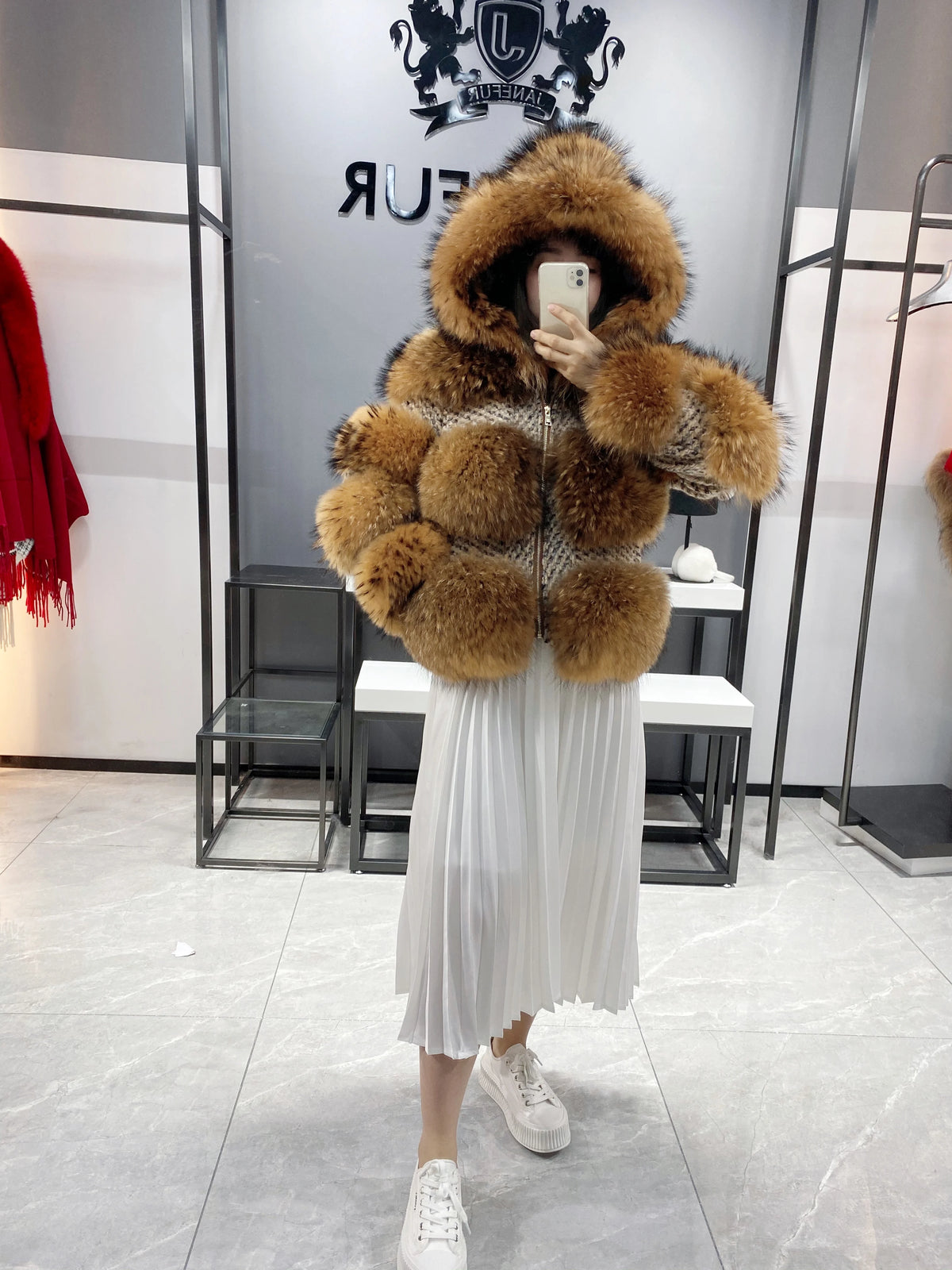 S-2XL Plus Size New Style Winter Brown Hooded Short 100% Real Raccoon Fur Coat Crop Natural Fur Coats Snow Boots Outerwear Jackets Women Luxury Apparel Supplies