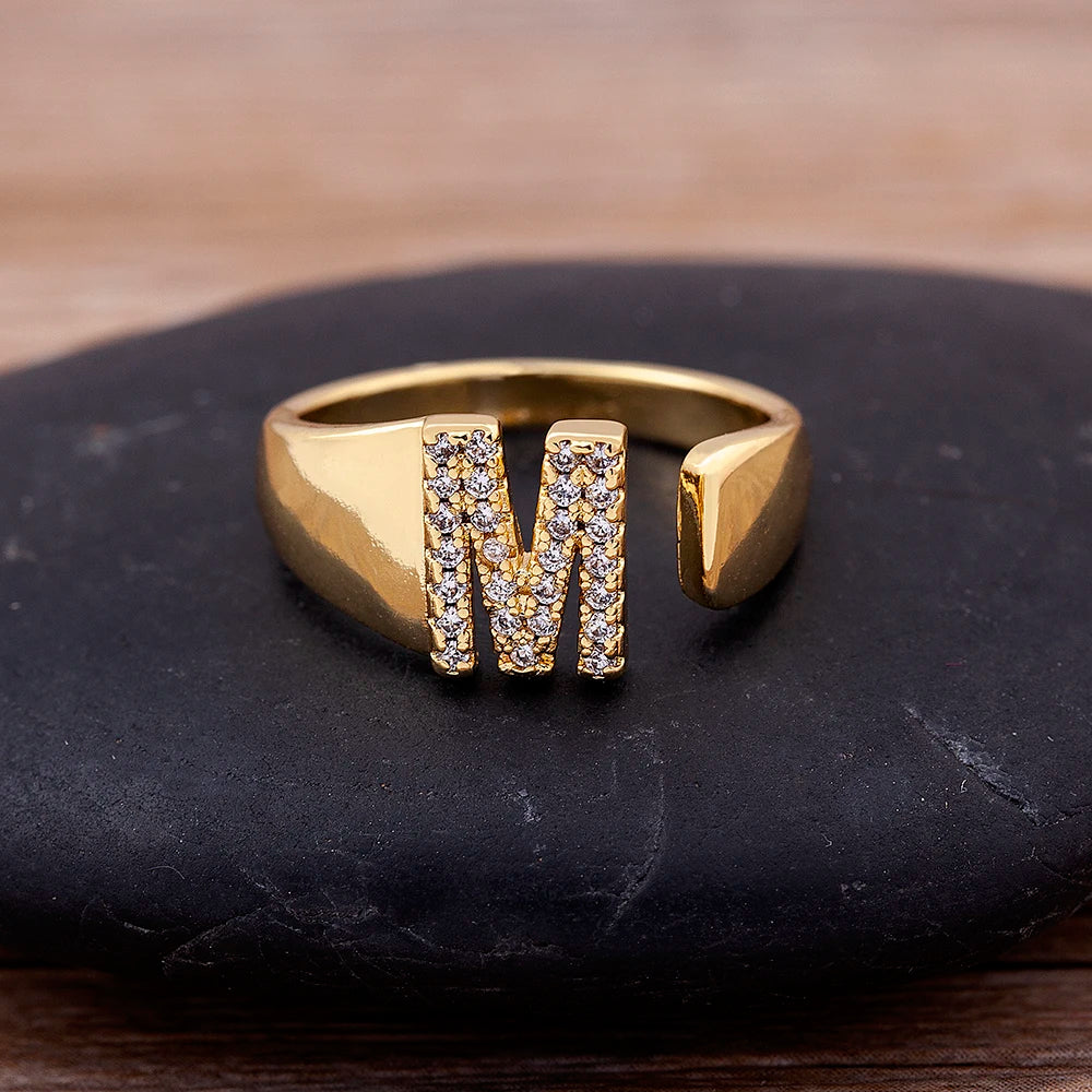 New Fashion A-Z Letter Gold Color Metal Adjustable Opening Ring Initials Name For Women Finger Rings Party Crystal Jewelry Ladies Girls Luxury Jewelry Supplies