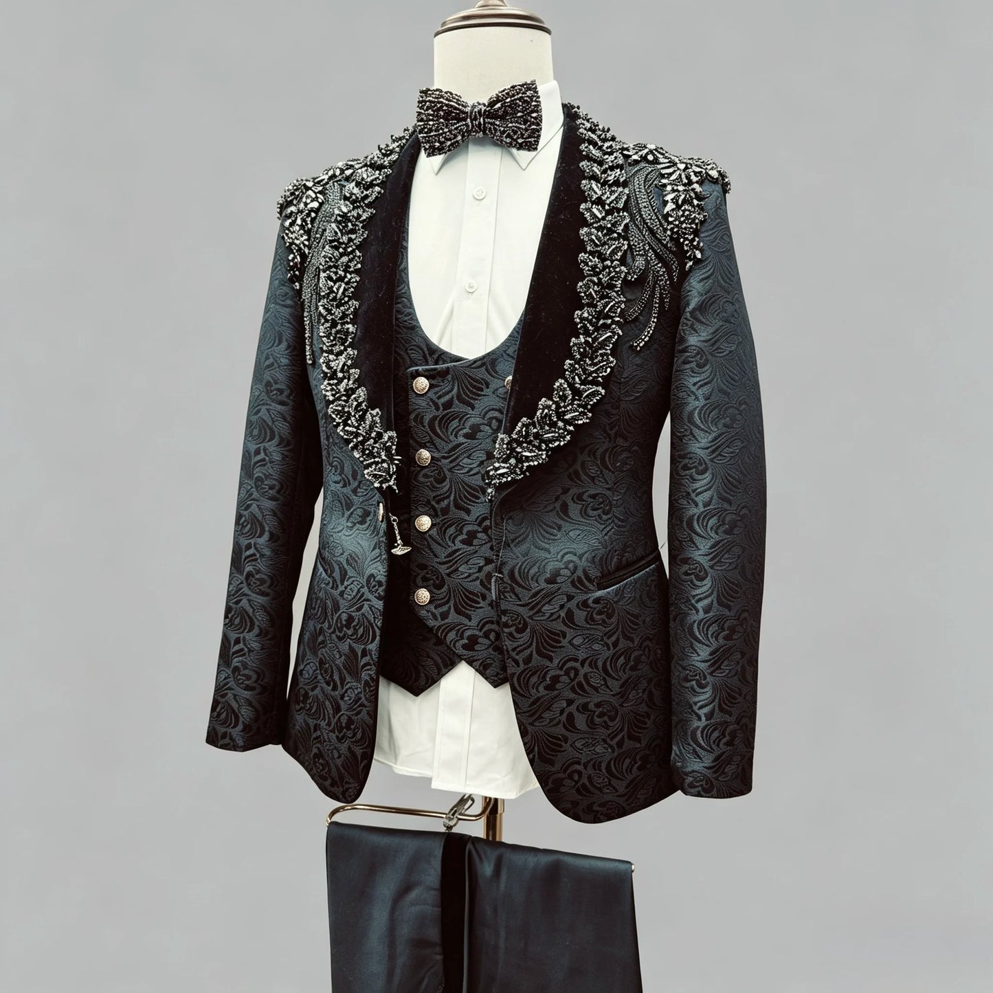 3 PCS Set Xs-3XL Plus Size New Italian Fashion Handmade Embroidery  Men's Luxury Pants, Vest, Jacket Suits Slim Fit Mandarin Collar Formal Wedding Groom Business Dinner Party Opera Concerts Red Carpet Celebrities Formal Cloth