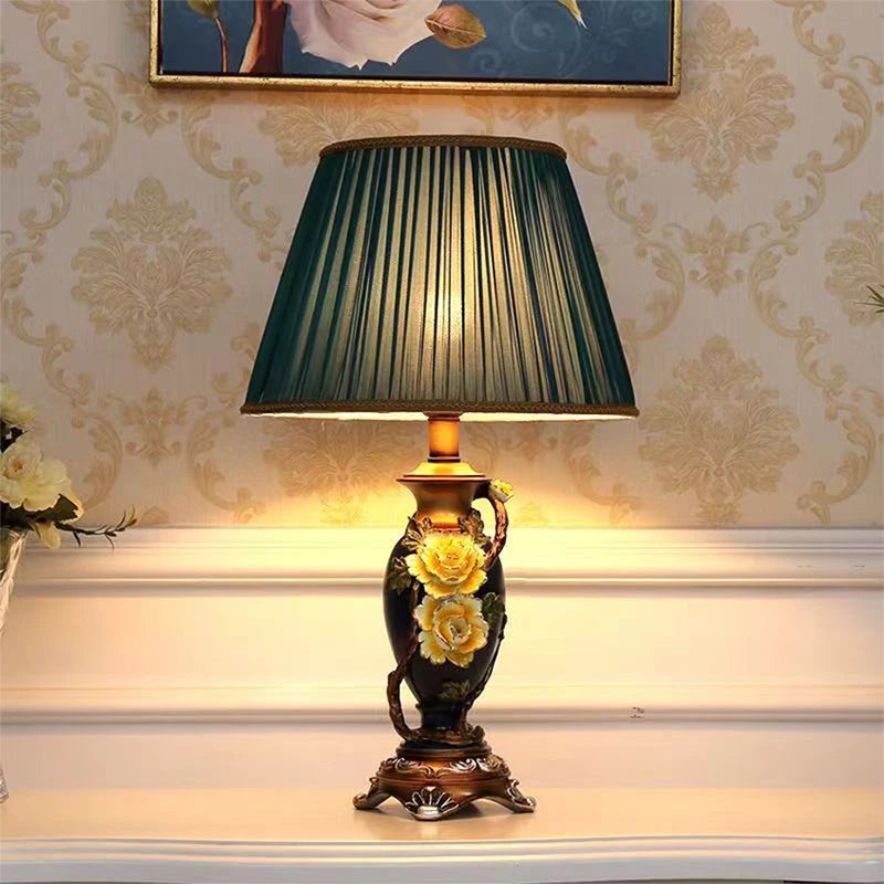 Green/Brown Color Home Villa Bedroom Bedside Living Room Luxury Lampshade European Table Lamp Luxurious Living Room Bedroom Study Villa Hotels LED Retro Creativity Bedside Desk Light.