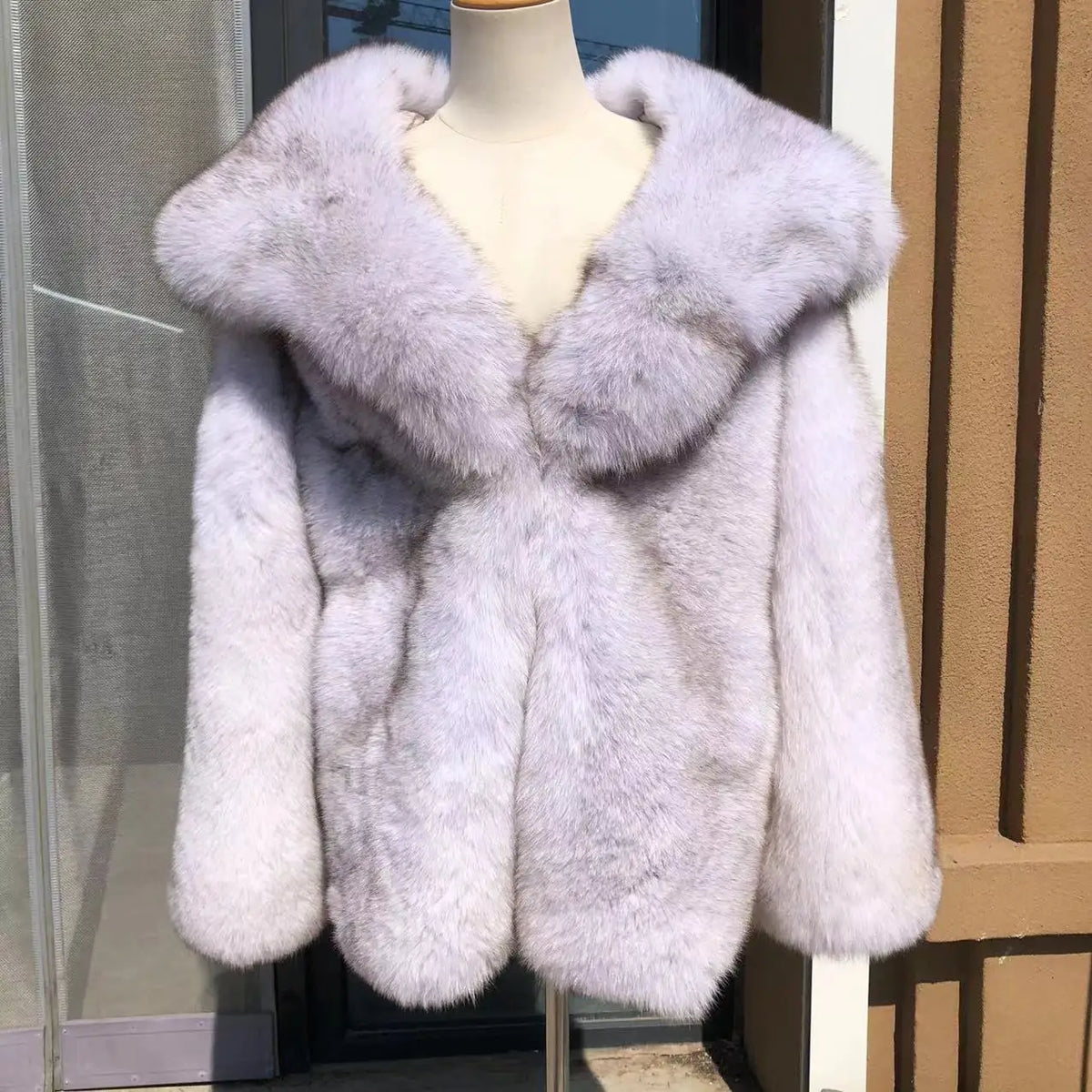Just Arrived S-2XL Natural Silver Fox Fur 6Kg Weight Custom Size Color Long Sleeves Fashion Women Fluffy Fur Jacket Winter Real Fox Fur Coat Celebrities Formal Clothes Ladies Luxury Apparel Supplies