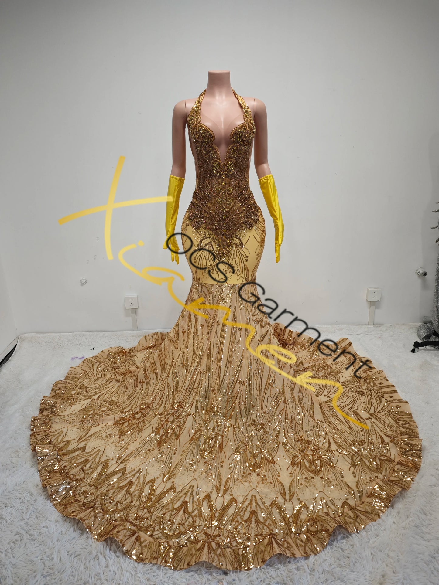 Boutique Gala HOT SALE 15 Colors High Quality Sexy See Through Shiny Sequined Women Evening Prom Dresses Elegant Halter V Neck Sexy Transparent Red Mermaid Ball Gown With Gloves Red Carpet Opera Concerts Celebrities Ladies Lu