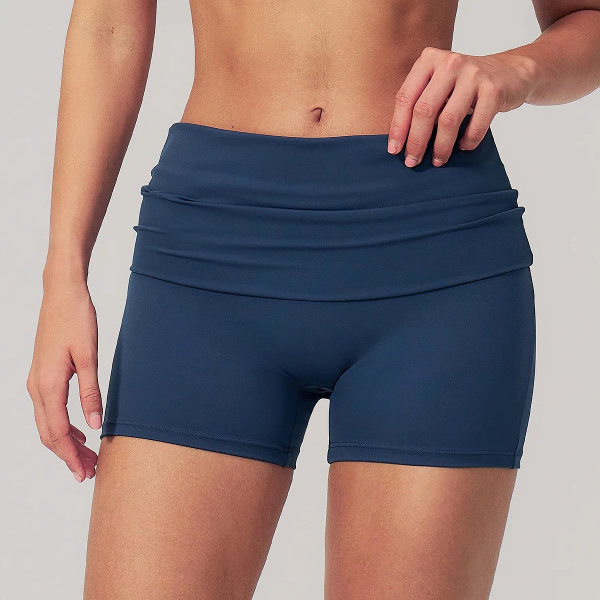 8 Colors Women's Sexy Activewear Fitness Yoga Trendy Stylish Casual Gym Workout Clothing Fold Over Waistband Pants Tummy Control Butt Lifting Yoga Shorts Women Sports Clothing Supplies