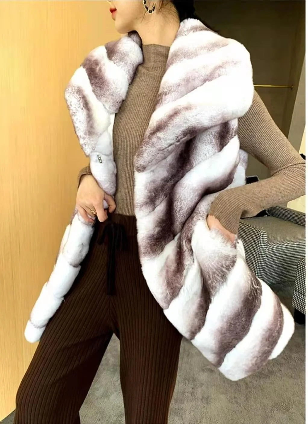 New Arrivals S-5XL Plus Size Women Natural Rex Rabbit Chinchilla Mink Fur Long Vest Winter Fur Coat Luxury Fashion Fur Waistcoat Overcoat Outerwear Ladies Luxury Apparel Supplies