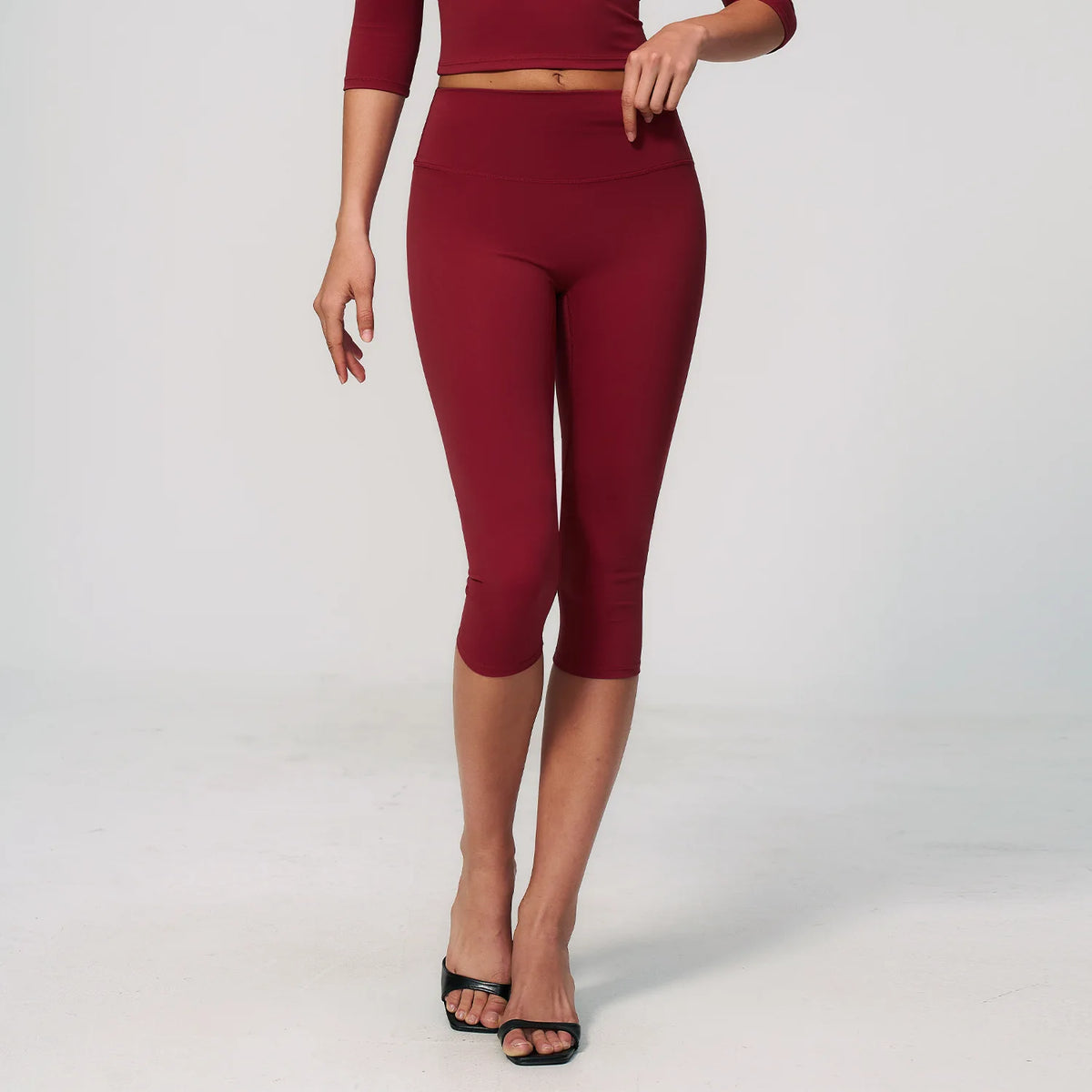 20 Colors S-XL Women's NEW  Brushed Yoga Capri Pants High Waist Elastic Waist Solid Slim Breathable Quick Dry Sweat-Wicking Knee  Outdoor Running Gym Fitness Women Sports Clothing