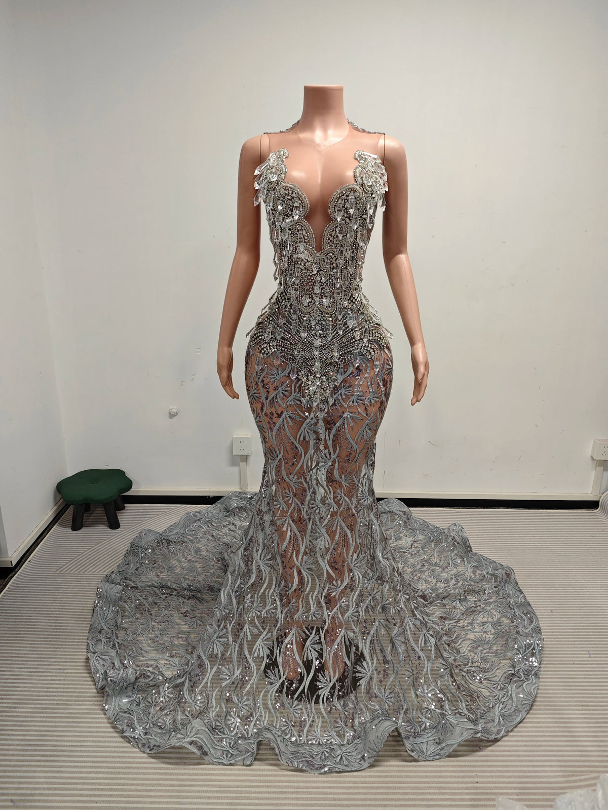 Boutique Gala HOT SALE  NEW Arrivals 20 Colors Luxury See Through  Black Rhinestone Deep V Cut Mermaid Top Quality Celebrities Red Carpet Prom Dress Sheer Mesh Lace Beaded Fringe Long Train Pageant Evening Formal Gown