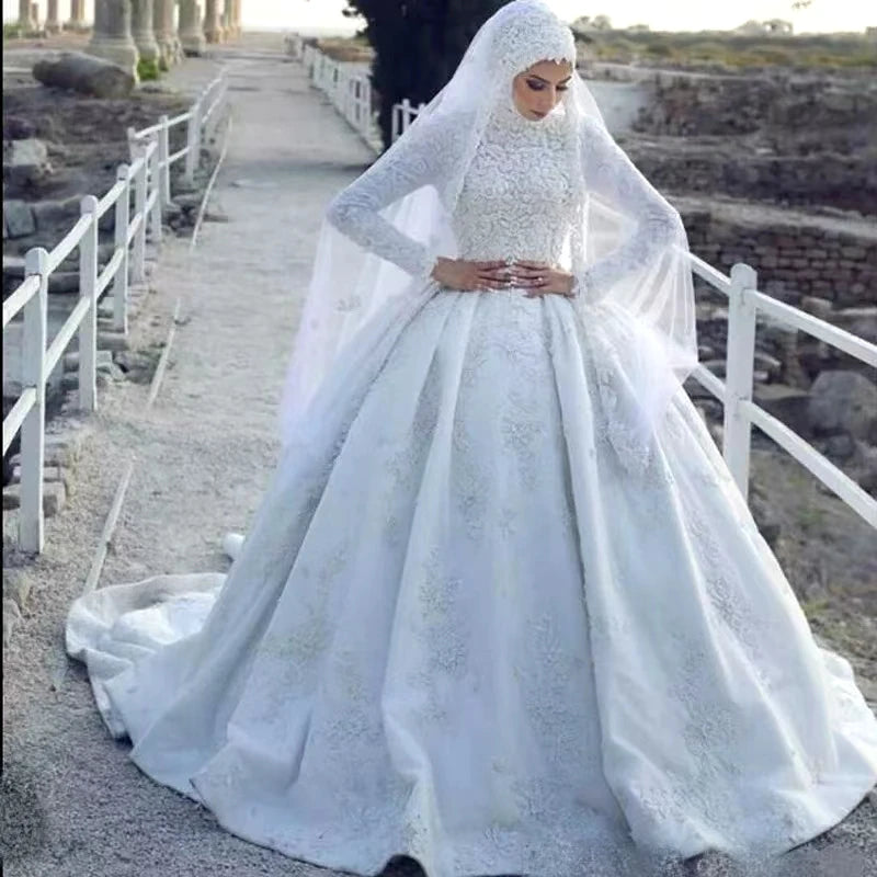 Luxury Muslim Long Sleeveless A-Line Plus Size Wedding Dresses High Neck Lace Beading Appliqued Sweep Train Bridal Gowns