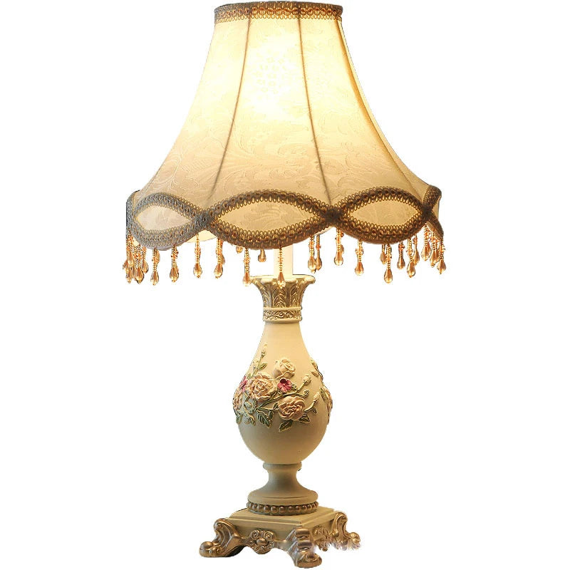 Home Villa Hotels Bedside Bedroom Living Room Luxury Lampshade Creative Resin Table Lamp Bedside Korean Pastoral Style Decor for Home Living Bedroom Nordic LED Desk Light