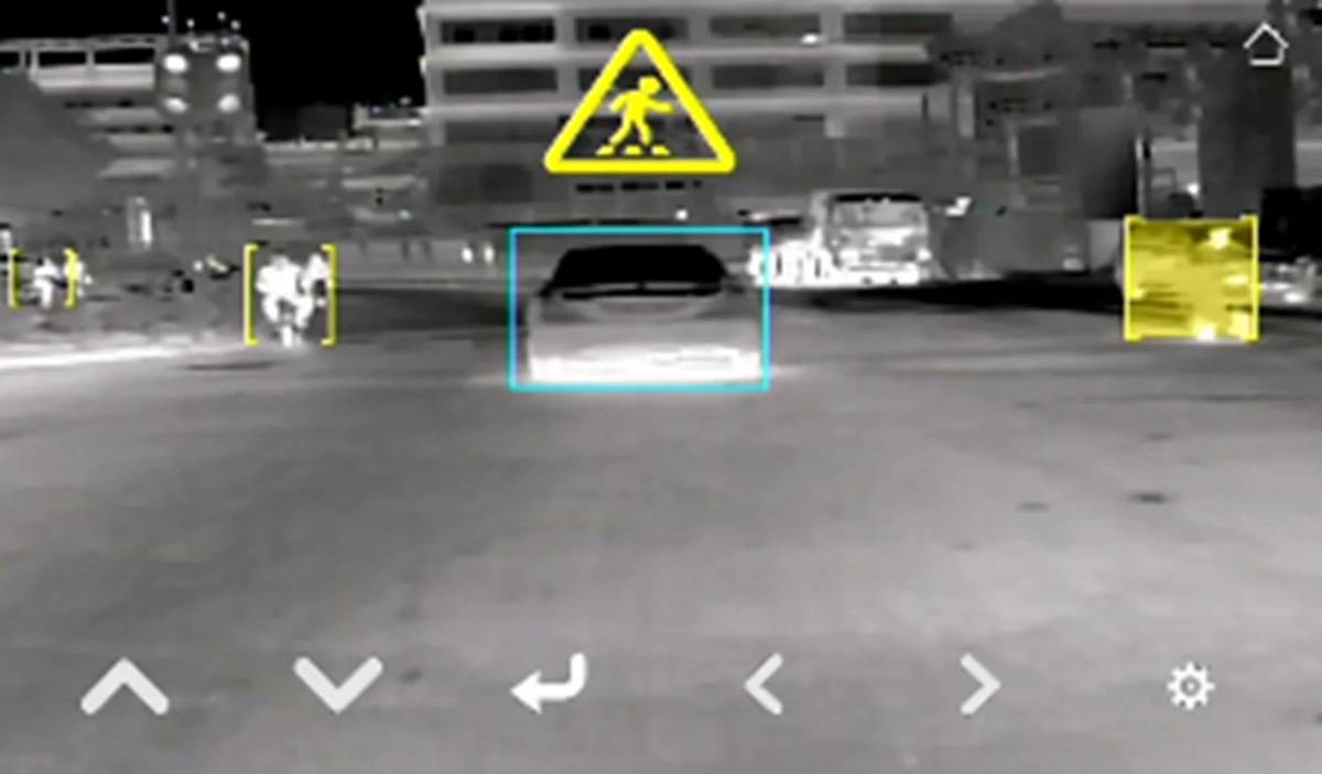 HOT SALE NEW! Pedestrian Detection Safety Night Vision Camera with Thermal Imaging for a Car Trucks Model L7N -256 Kit 7inch  Display  Android System Front Camera Vehicle Security Supplies