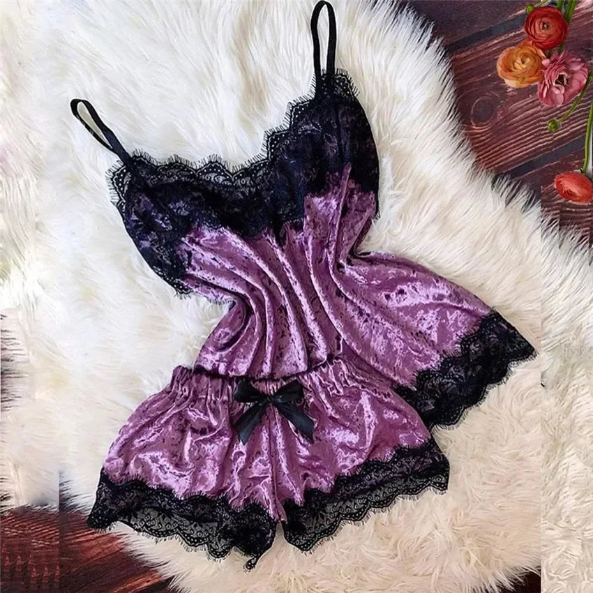 2 PCS Set S-XL Size Autumn Winter Velvet 6 Colors Pajamas Set Women's Sexy Lingerie Sleepwear Nightwear Cute Cami Top and Shorts Pajamas Sets Loungewear Home Wear Women Lingerie Clothing Supplies