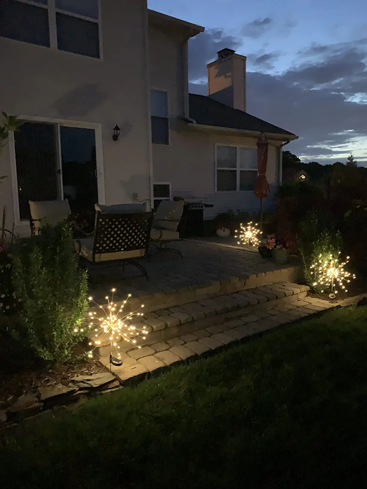 NEW 4PCS Set Solar Firework Light Outdoor Garden Lights 200 LED Stake Landscape Light for Garden Pathway Courtyards Wedding Christmas Decor Home Garden Lighting Decoration Supplies
