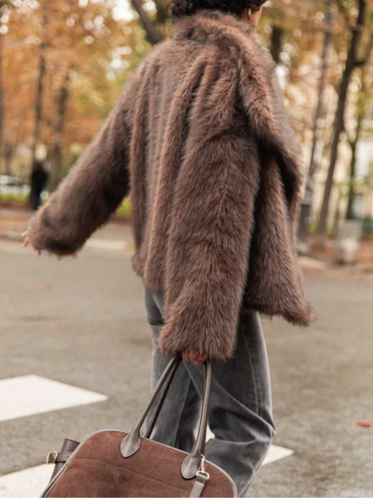 NEW Arrivals Women Retro Collar Long Sleeved Buttons Women's Faux Fur Coats Winter Snow Outerwear Thick Warm Solid Color Fury Jacket Female High Street Ladies Girls Luxury Fashion Clothing Supplies