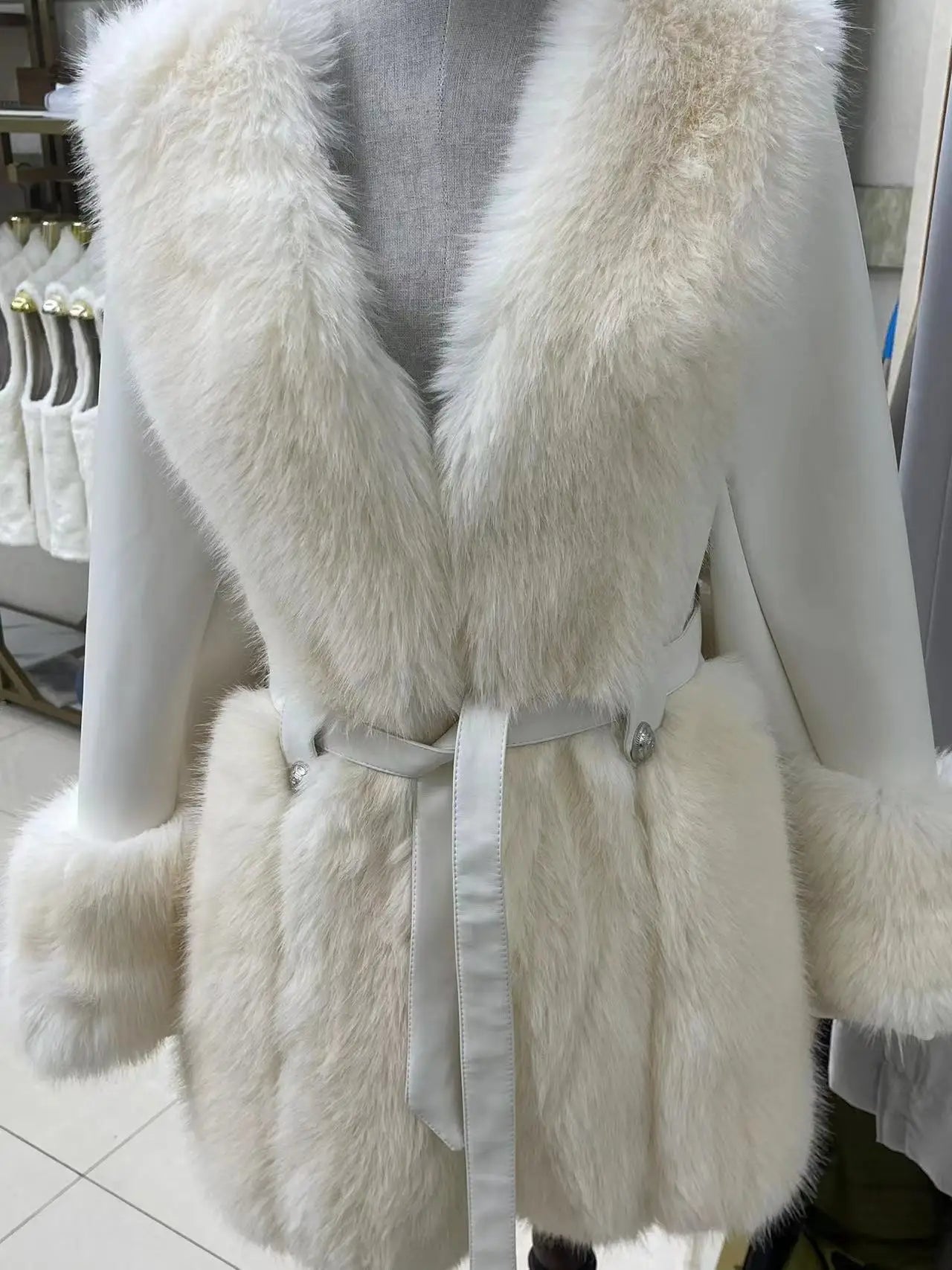 NEW Arrivals Leather Patchwork Faux Fox Fur Jacket Women Winter Warm Snow Outerwear Belted Plush Coat Elegant Fluffy Jackets High Quality Furry Overcoat Ladies Girls Luxury Fashion Clothing Supplies