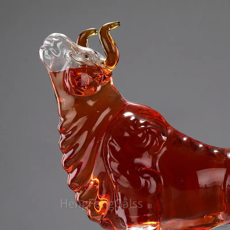 1000ML Bull Shaped Lead-Free Wine Decanter Whiskey Alcohol Storage Container Glass Bottle Whiskey Decanter for Liquor Scotch Bourbon Home Bar Pubs Night Club Decorations Barware Accessories