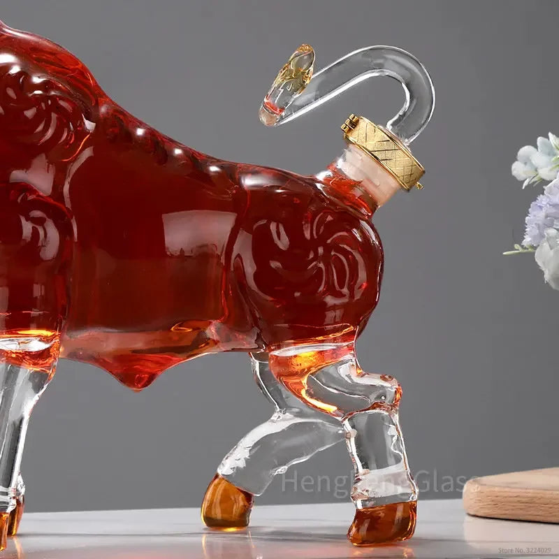 1000ML Bull Shaped Lead-Free Wine Decanter Whiskey Alcohol Storage Container Glass Bottle Whiskey Decanter for Liquor Scotch Bourbon Home Bar Pubs Night Club Decorations Barware Accessories