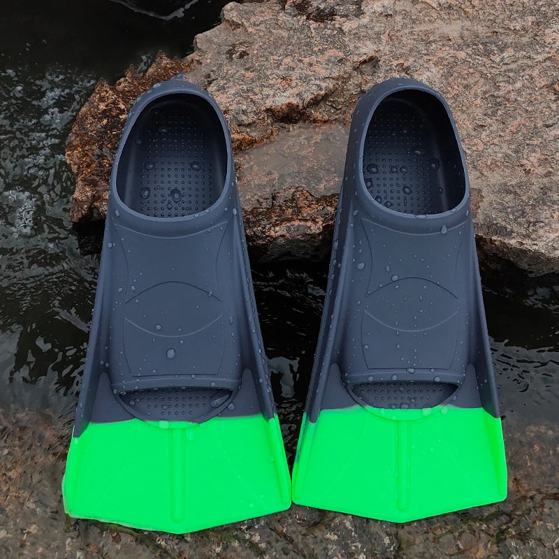 XS-XL Size Adults Kids Colorful Swimming Training Fins for Summer Beach Swimming  Elastic and Soft Silicone Diving Frog Shoes
