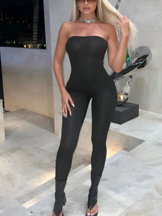 Women's Sleek, Figure-Hugging Tube Top Jumpsuit: Boasting an Alluring Backless Design, Paired with Snug Solid-Hued Athletic Pant