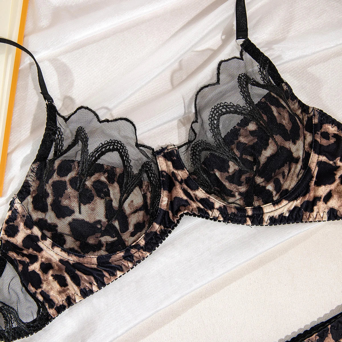 Sexy Ultra Thin Lace Leopard Lingerie Set No Steel Ring Women's Perspective Underwear Supplies See Through Exotic Apparel Suit Female Sexy Lingerie Fashion Clothing Sets Apparel Products