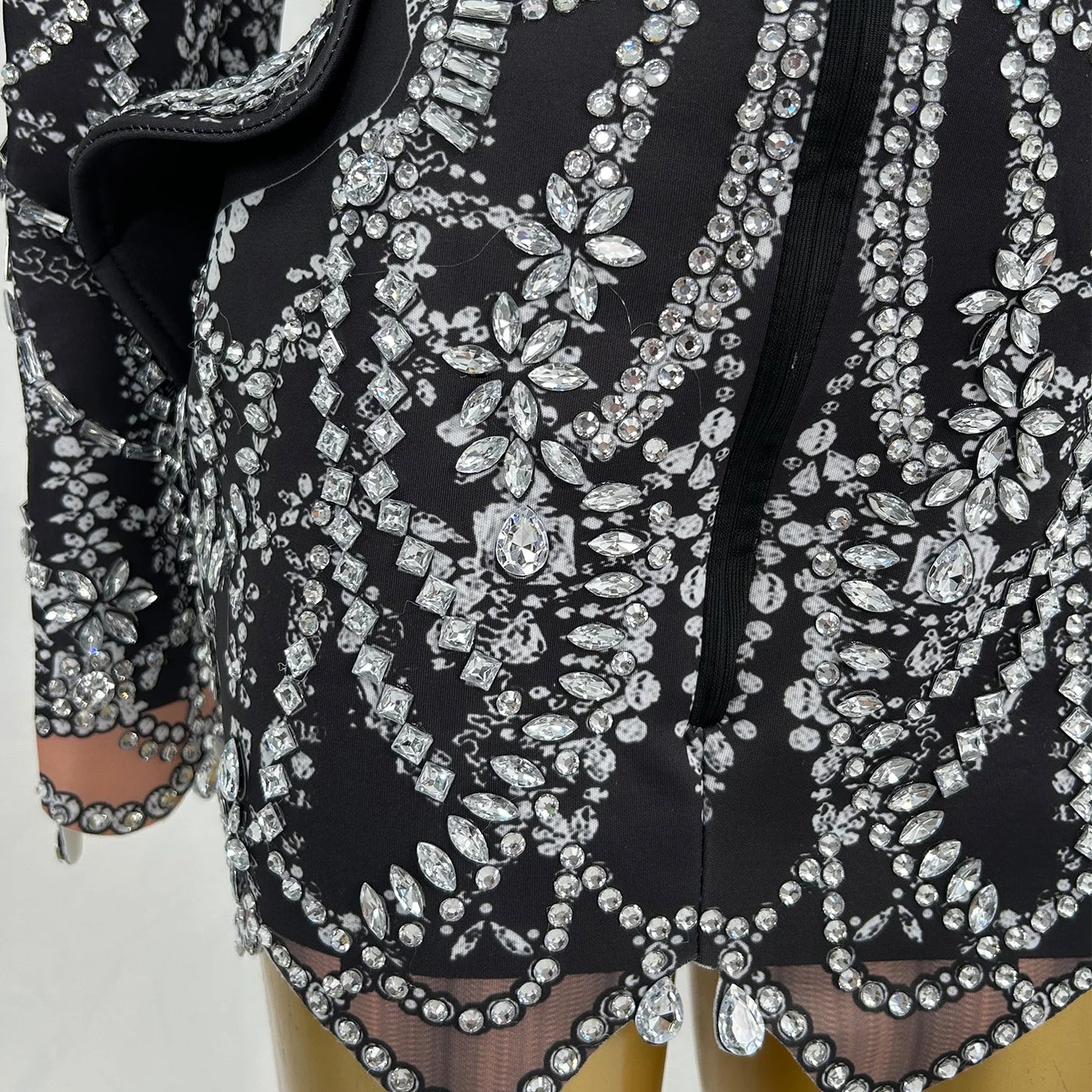 NEW Luxury Fashion Crystal Rhinestones Diamond Short Mini Dress Deep V Black Club Party Birthday Stage Performance Drag Queen Costumes Women Fashion Clothing Supplies