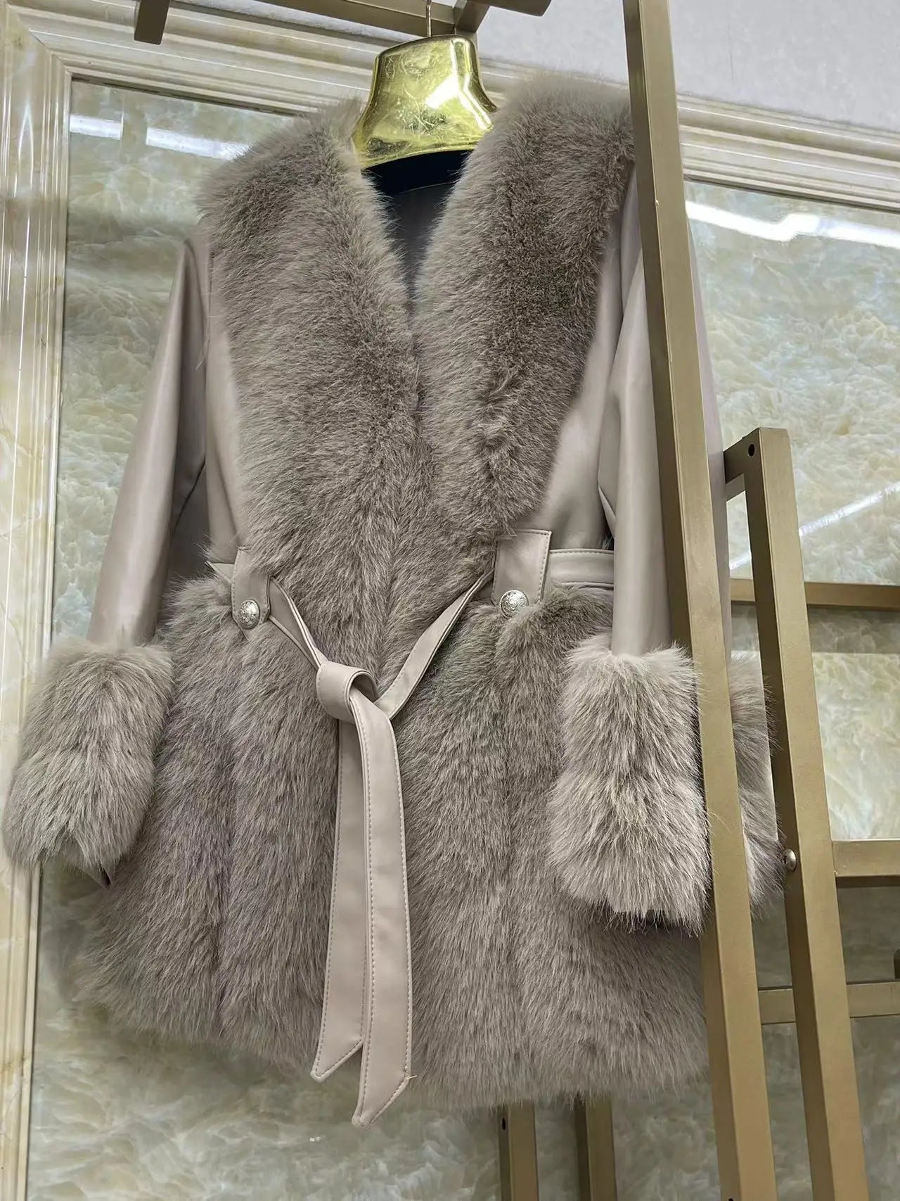 NEW Arrivals Leather Patchwork Faux Fox Fur Jacket Women Winter Warm Snow Outerwear Belted Plush Coat Elegant Fluffy Jackets High Quality Furry Overcoat Ladies Girls Luxury Fashion Clothing Supplies