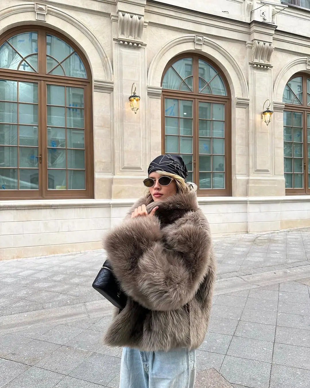 NEW Woman Brown Plush Fur Thick Coat Stand Up Collar Loose Short Jacket Lady Autumn Winter Casual Fashion Commuter Outwear