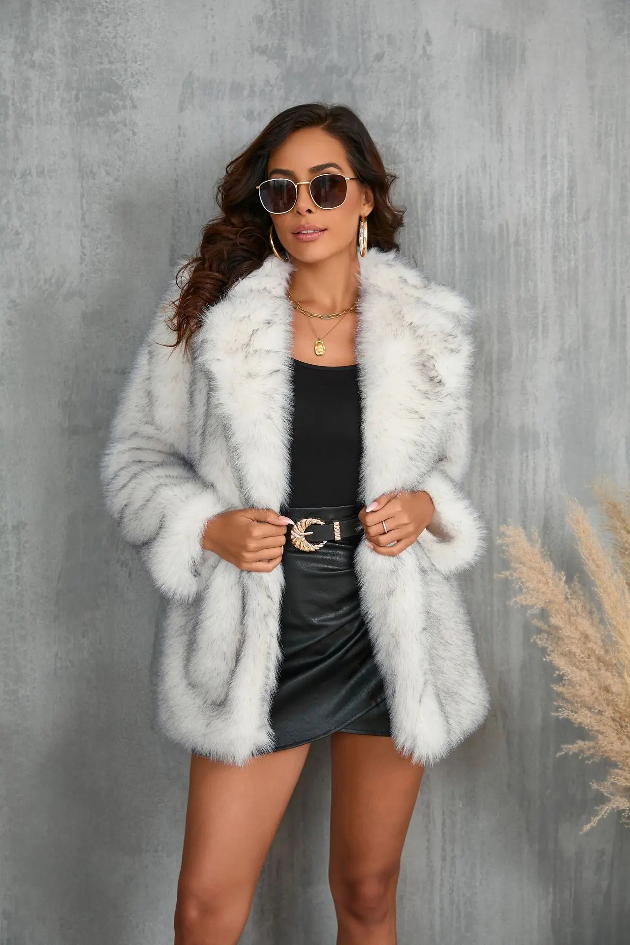 NEW Arrivals Hot Sales S-3XL Plus Size Winter Warm Snow Outerwear Luxury Coat Women Vintage Lapel Long Fluffy Warm Faux Fur Coat Women Loose Fur Jacket Long Sleeve Fur Coats Ladies Girls Luxury Fashion  Apparel Supplies