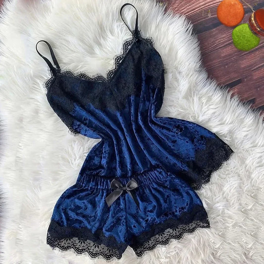 2 PCS Set S-XL Size Autumn Winter Velvet 6 Colors Pajamas Set Women's Sexy Lingerie Sleepwear Nightwear Cute Cami Top and Shorts Pajamas Sets Loungewear Home Wear Women Lingerie Clothing Supplies