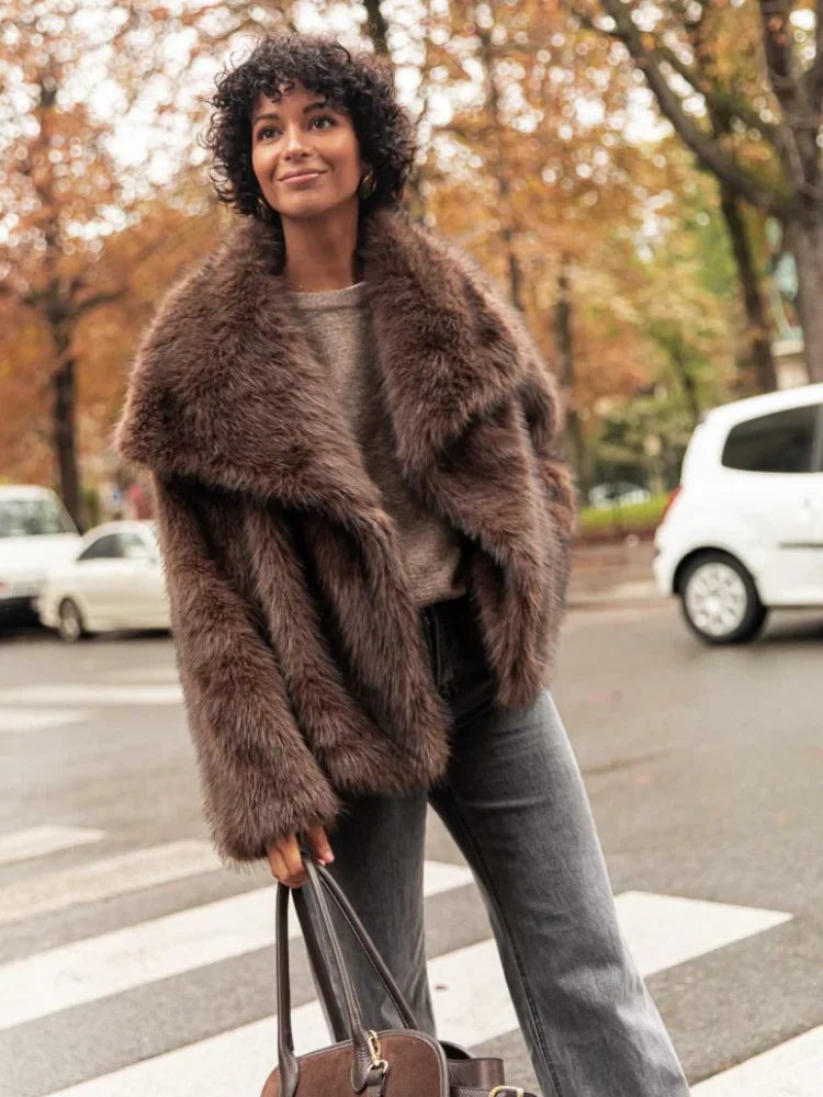 NEW Arrivals Women Retro Collar Long Sleeved Buttons Women's Faux Fur Coats Winter Snow Outerwear Thick Warm Solid Color Fury Jacket Female High Street Ladies Girls Luxury Fashion Clothing Supplies