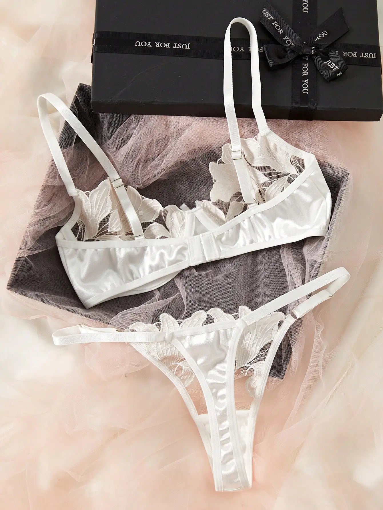 Women Sexy Lingerie Bra Underwear Set Cute Bow Ultrathin Lace Lingerie Set Temptation Erotic Hot Outfits For Pretty Girls