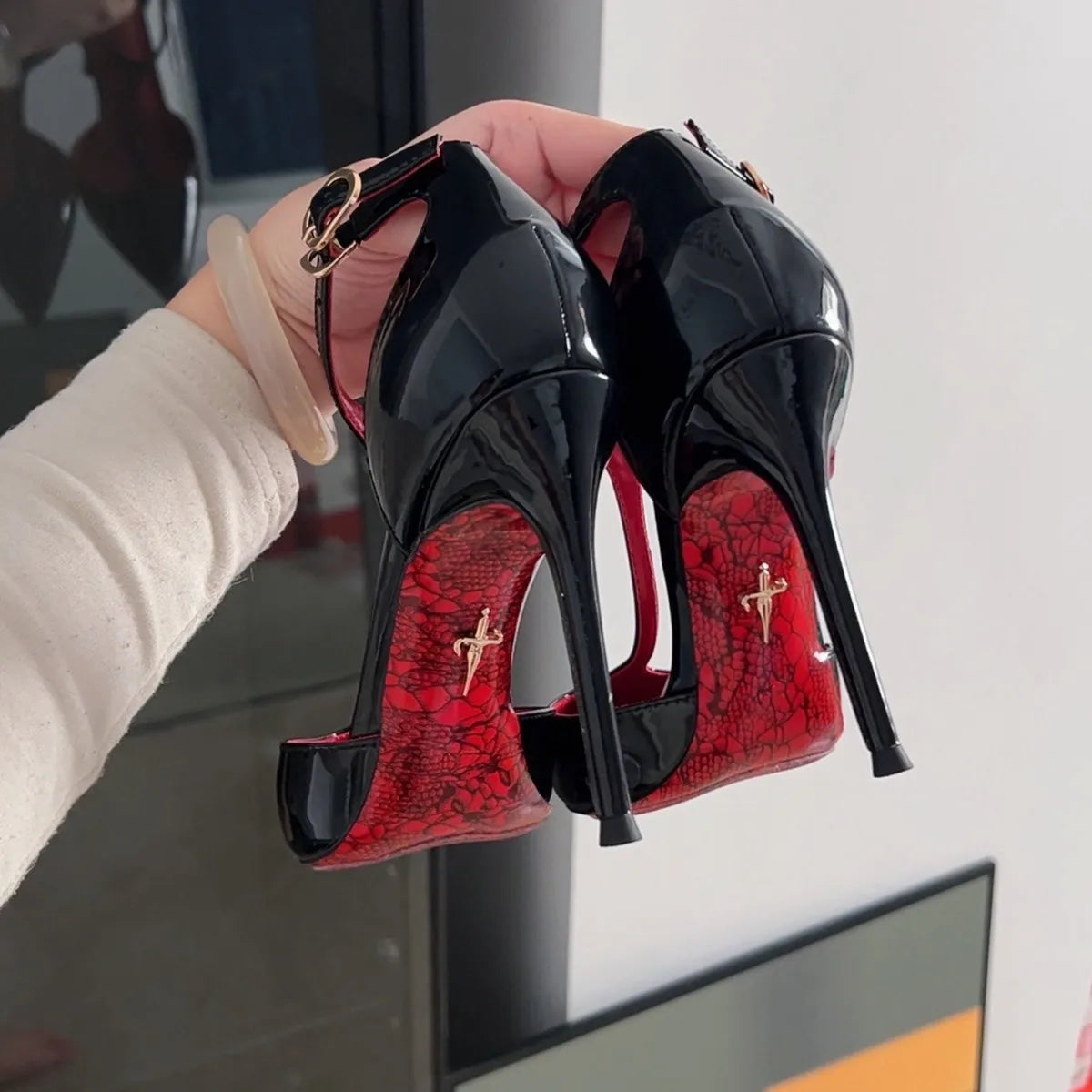 Spring Autumn  Sexy Pointed Toe Red Sole 8-10cm High Heels Black Head Hollow Out Thin Heel Sandals Ultra Leather Material Casual Style