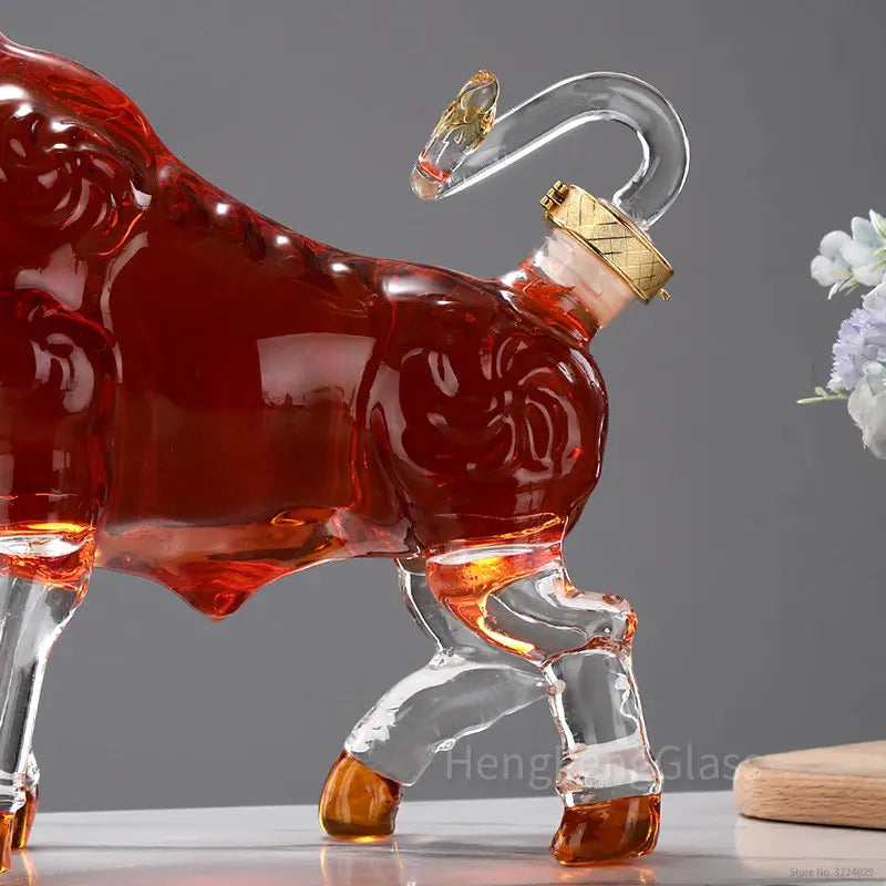 1000ML Bull Shaped Lead-Free Wine Decanter Whiskey Alcohol Storage Container Glass Bottle Whiskey Decanter for Liquor Scotch Bourbon Home Bar Pubs Night Club Decorations Barware Accessories