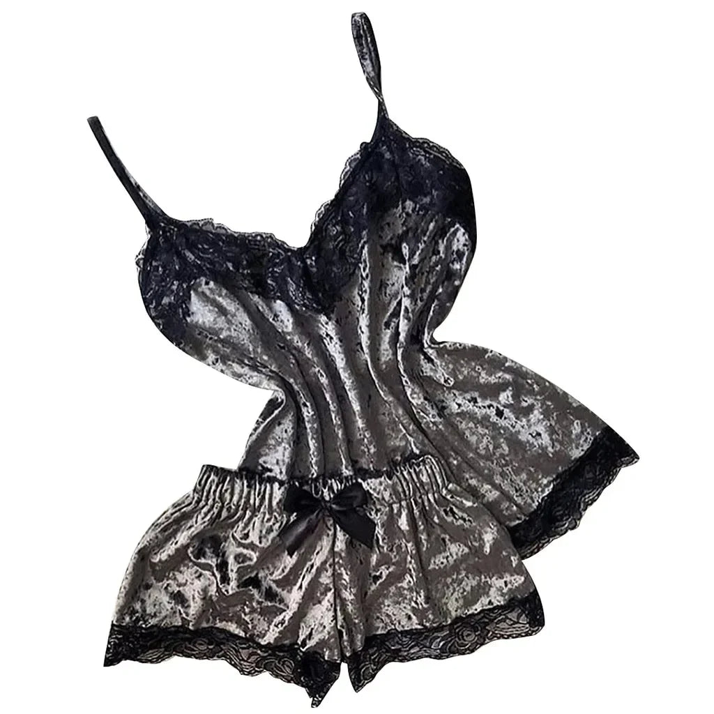2 PCS Set S-XL Size Autumn Winter Velvet 6 Colors Pajamas Set Women's Sexy Lingerie Sleepwear Nightwear Cute Cami Top and Shorts Pajamas Sets Loungewear Home Wear Women Lingerie Clothing Supplies