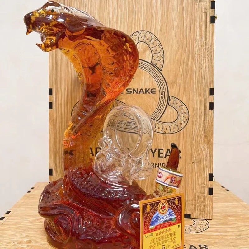 1000ml Cobra Shape Whiskey Decanter, Hand Blown Glass Liquor Bottle with Stopper,  Animal Wine Carafe for Bar, Whiskey Scotch Bourbon Home Bar Drinkware Pubs Night Club Barware Accessories