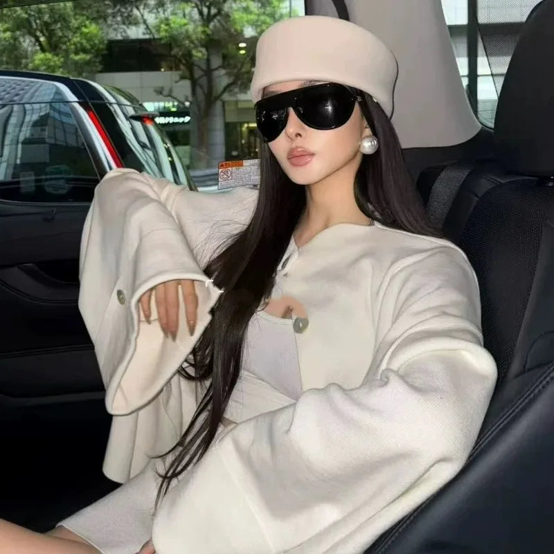 Vintage Hard Top Flat Fedoras White Hats Women Wool Felt Berets Hat Wedding Cocktail Party Medicine Box Hats Charm Exquisite Top Cap Ladies Apparel Accessories