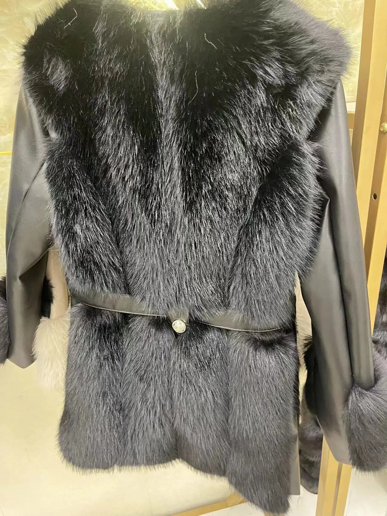 NEW Arrivals Leather Patchwork Faux Fox Fur Jacket Women Winter Warm Snow Outerwear Belted Plush Coat Elegant Fluffy Jackets High Quality Furry Overcoat Ladies Girls Luxury Fashion Clothing Supplies